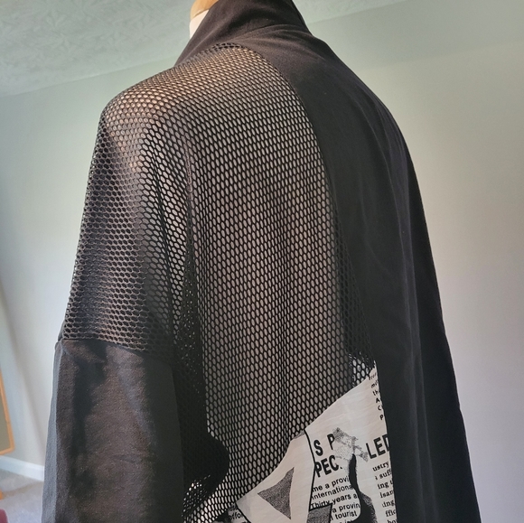 F. Modern – What’s Black and White and Read All Over Jacket/Topper (One Size) - Picture 15 of 16